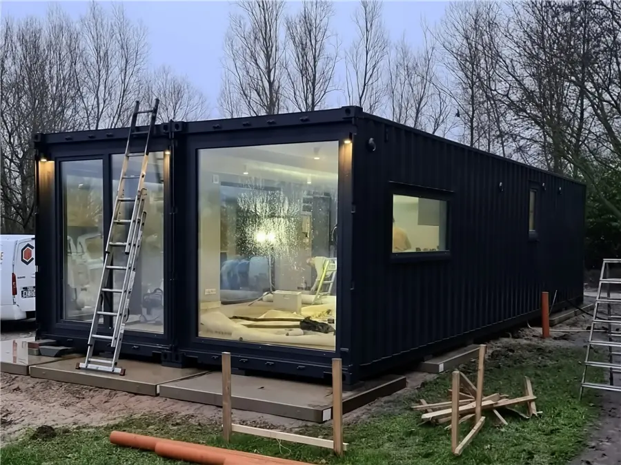 Container House1.jpg