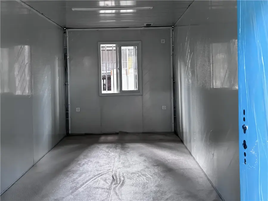 Z-Shape Container House2.jpg